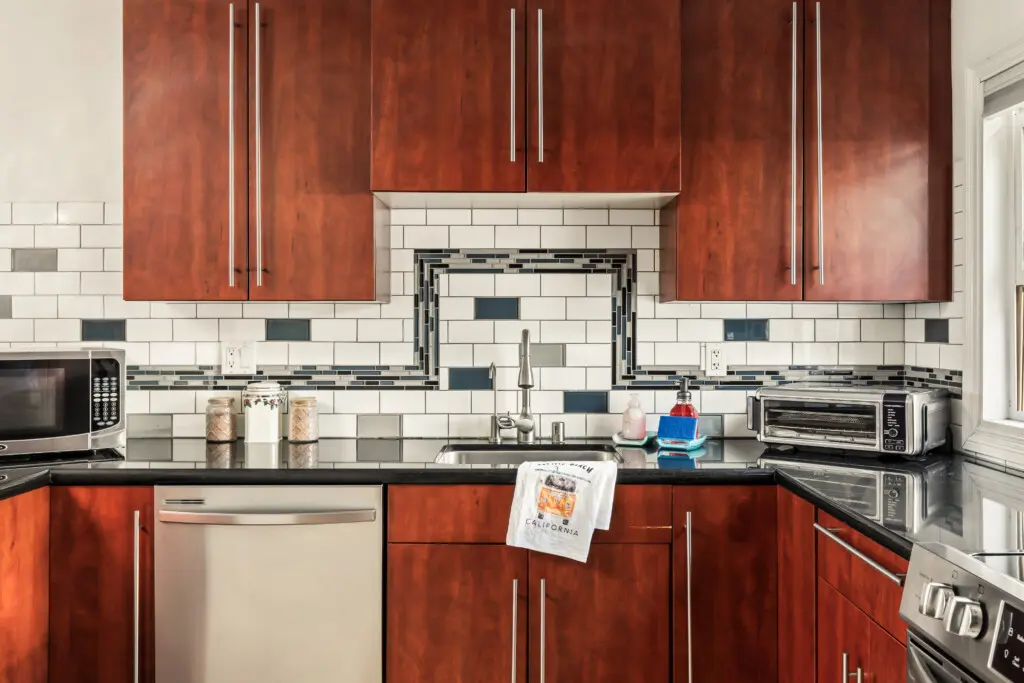 2f33d392 357c 4eb1 a23b 385d249ae2de