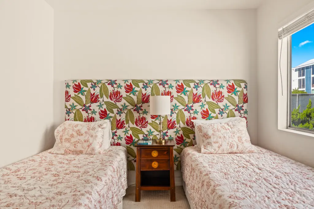 5710f9a2 254a 4fa0 bb5f 525a727320e6