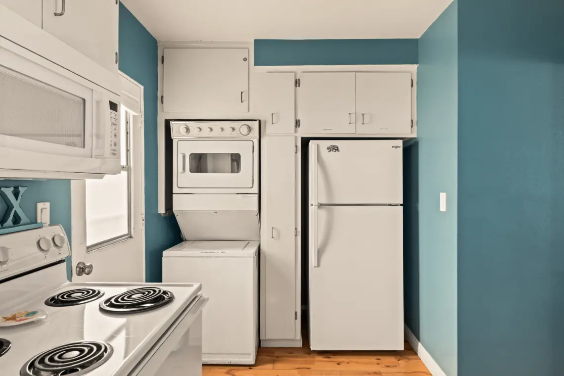 a10f996b 8c8d 4cf1 a4c8 2819a1f4e9f7